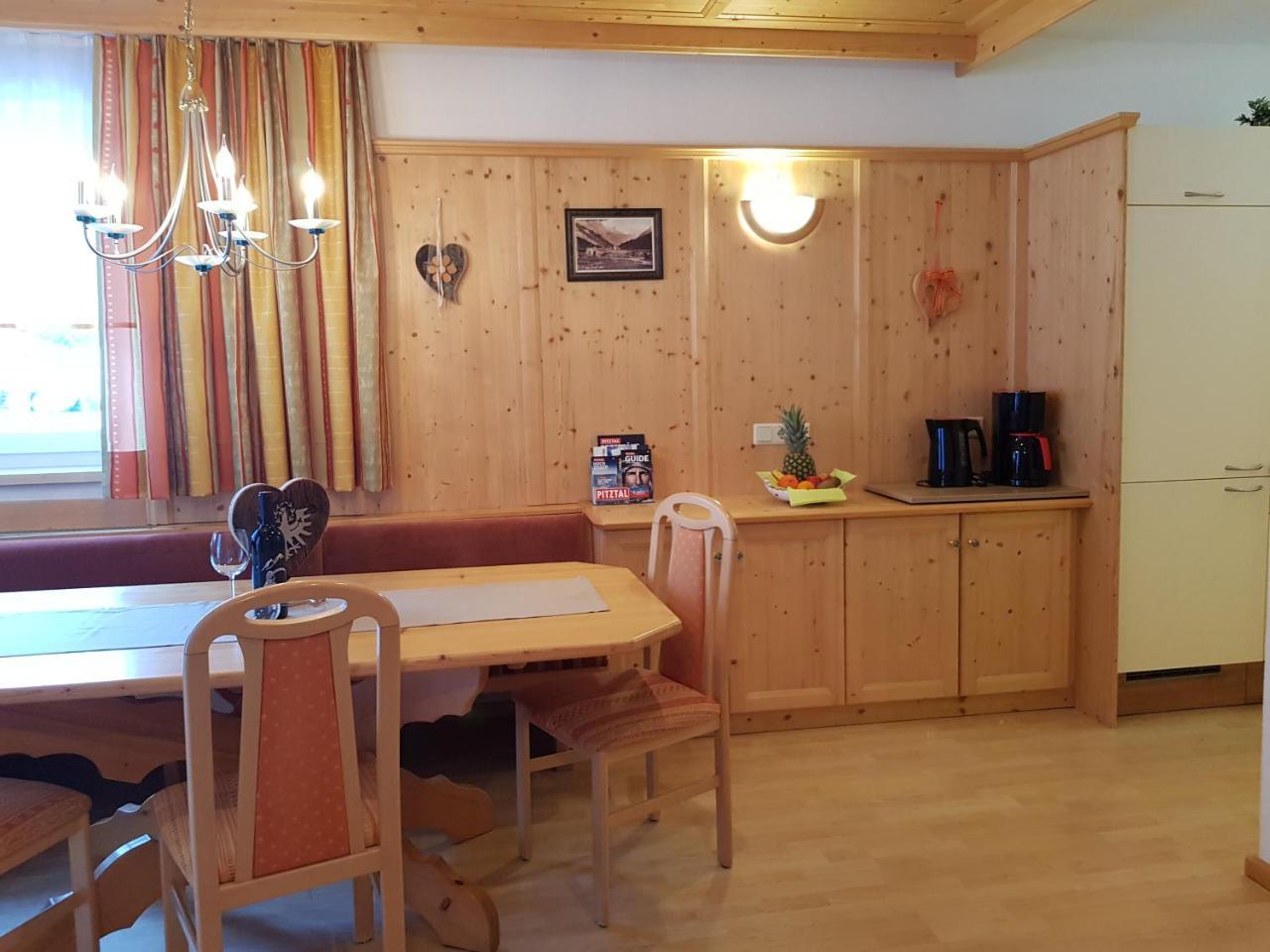 Alpina Appartement Sankt Leonhard im Pitztal Exterior foto